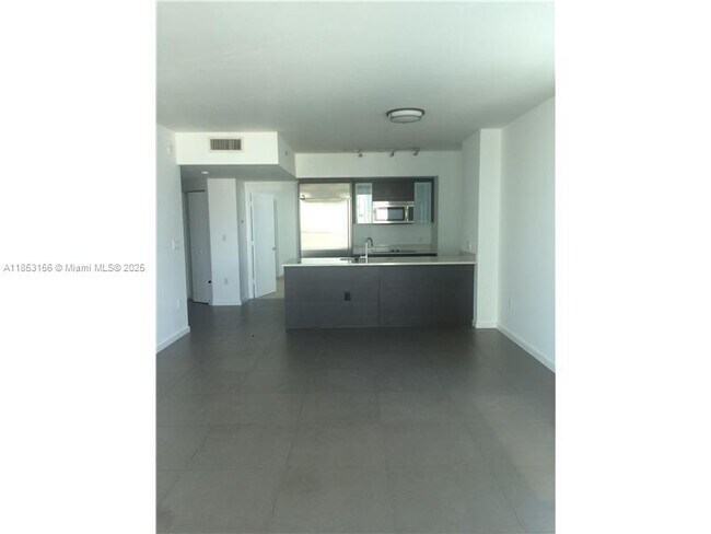 Building Photo - 500 Brickell Ave
