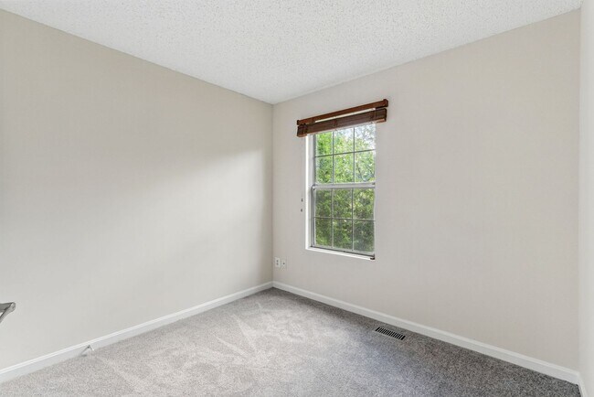 Building Photo - 505 Knollwood Ct