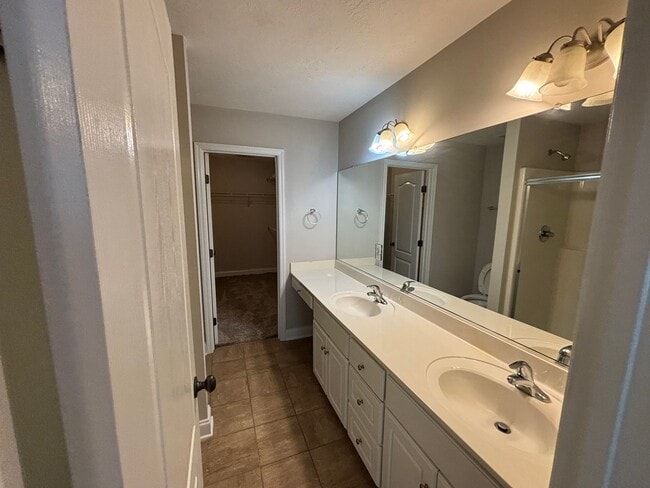 Building Photo - 829 Bryan Cir