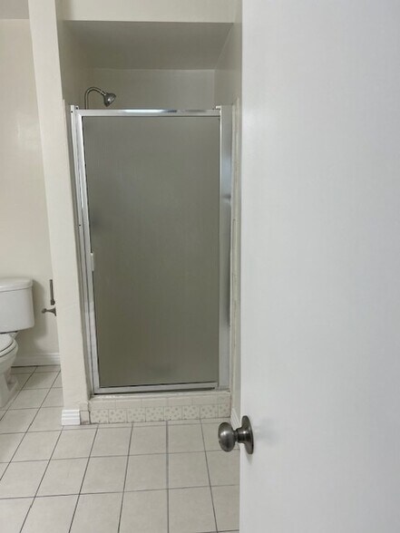 Building Photo - 53 Suffolk Ave