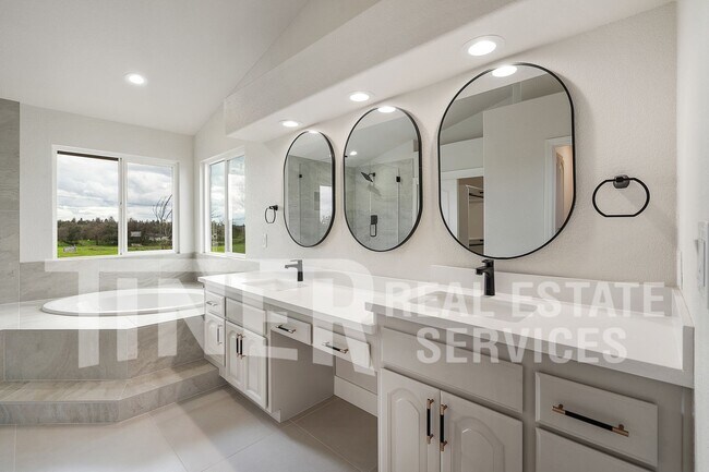 Building Photo - 5250 Fenton Way