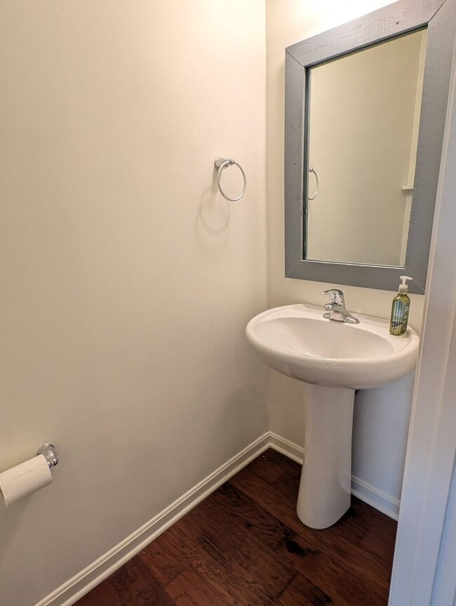 Building Photo - AVAILABLE NOW! Luxurious and Modern 3-4 Be...