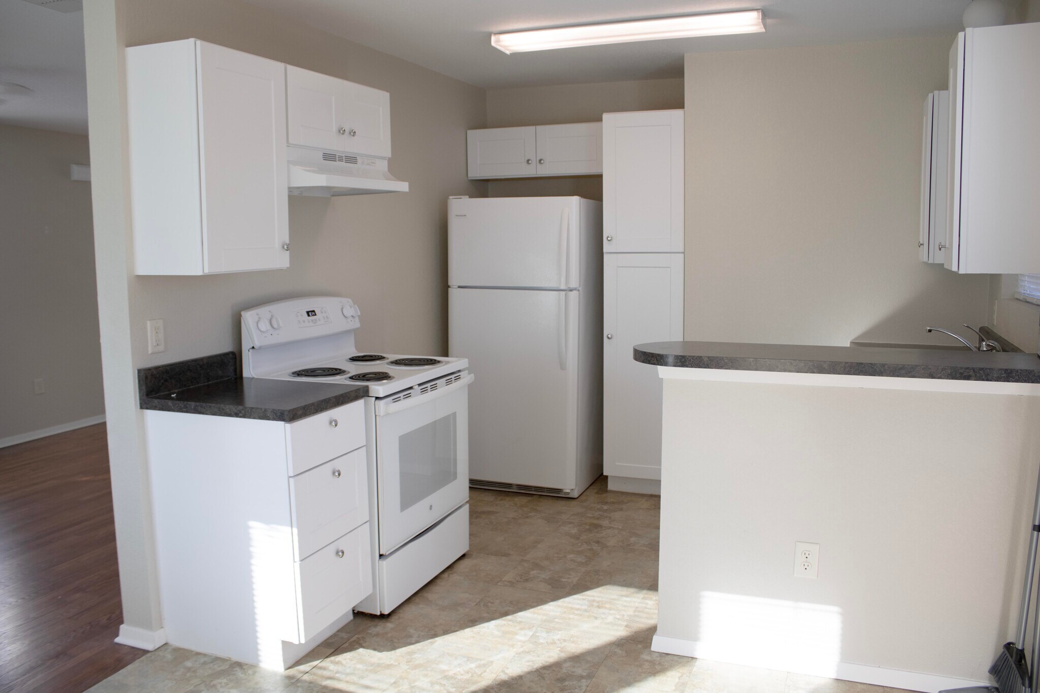 kitchen - 2534 Lipscomb St