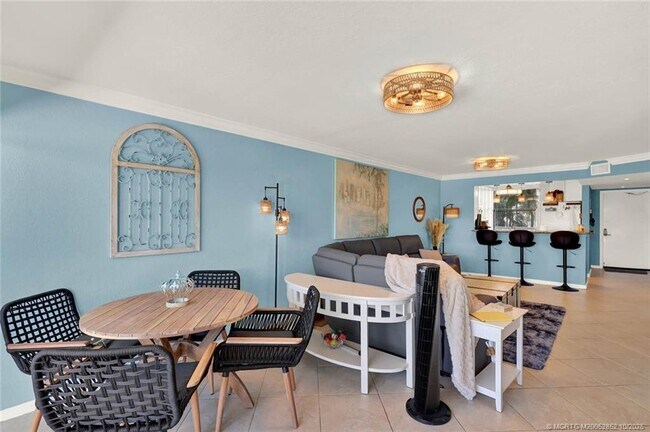 Building Photo - 10680 S Ocean Dr