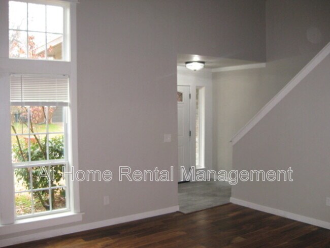 Building Photo - 9224 S Hudson Ave