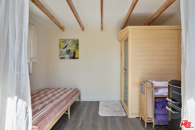 Building Photo - 913 Fernwood Pacific Dr