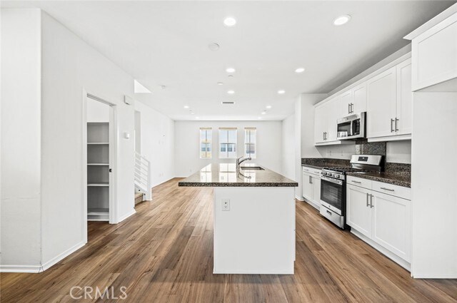 Building Photo - 9560 Hammock Pl