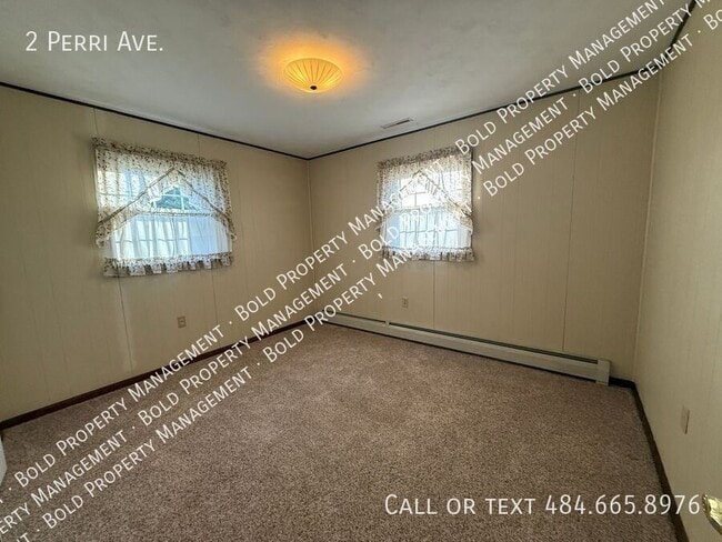 Building Photo - 2 Perri Ave