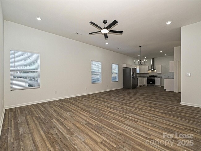 Building Photo - 1349 Russell St