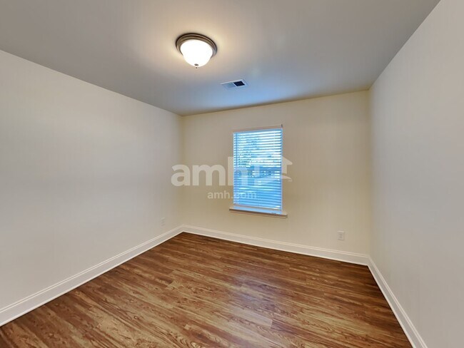 Building Photo - 225 Rivulet Dr