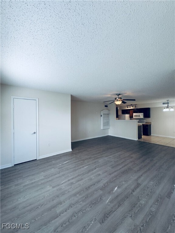 Building Photo - 12750 Equestrian Cir