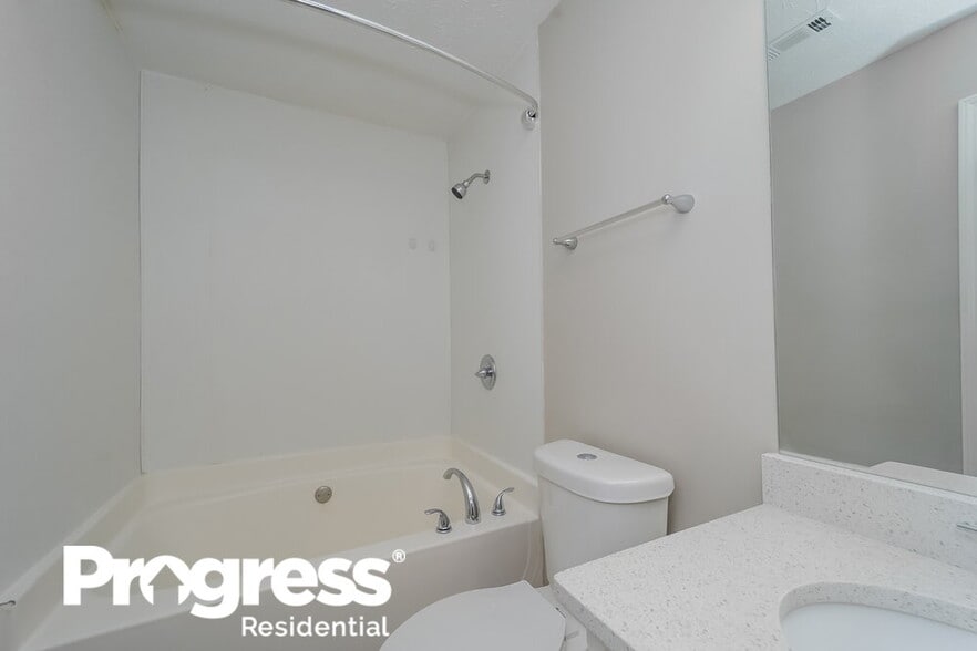 Building Photo - 2710 Luke Dr