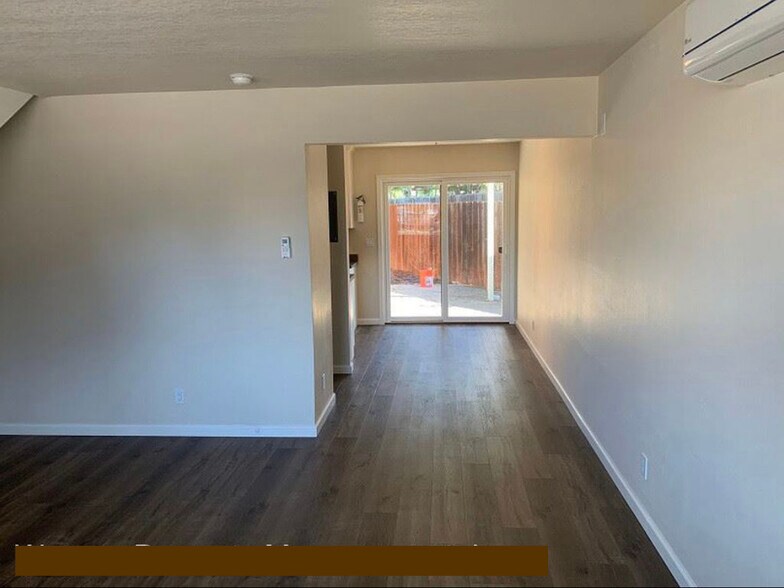 Building Photo - 822 Lincoln Ave