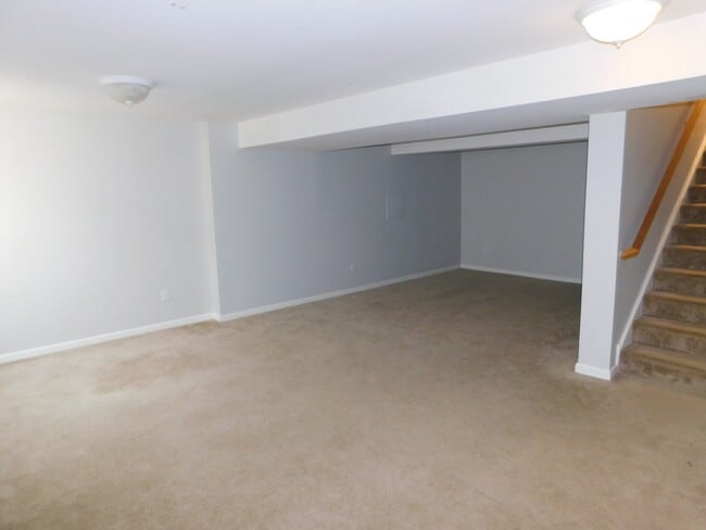 Building Photo - 104 Pebble Creek Dr
