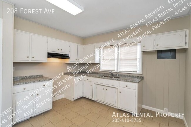 Building Photo - 208 Forest Ave