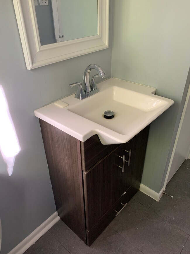 Sink - 5 Cliffholme Rd