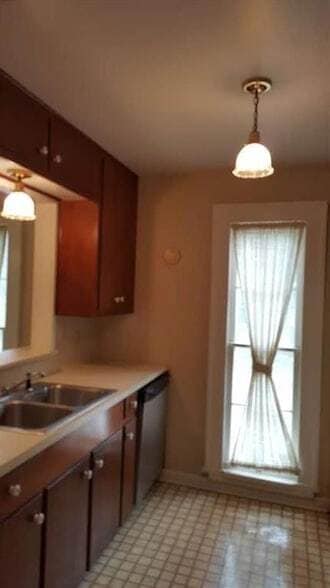 Building Photo - 316 1/2 E 7th Street Unit