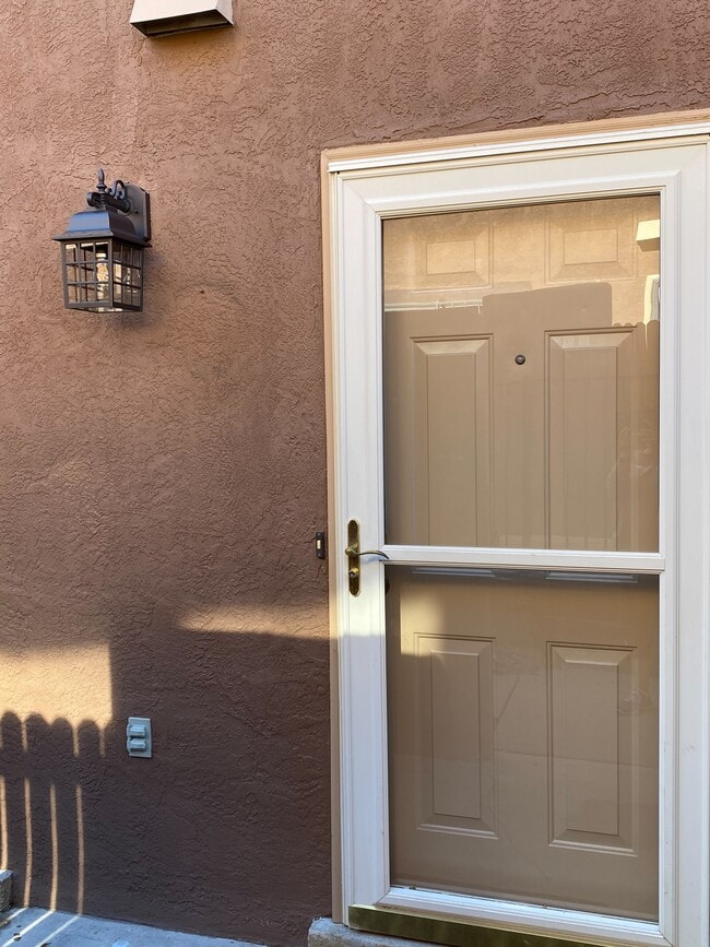 Building Photo - 5801 Lowell St NE