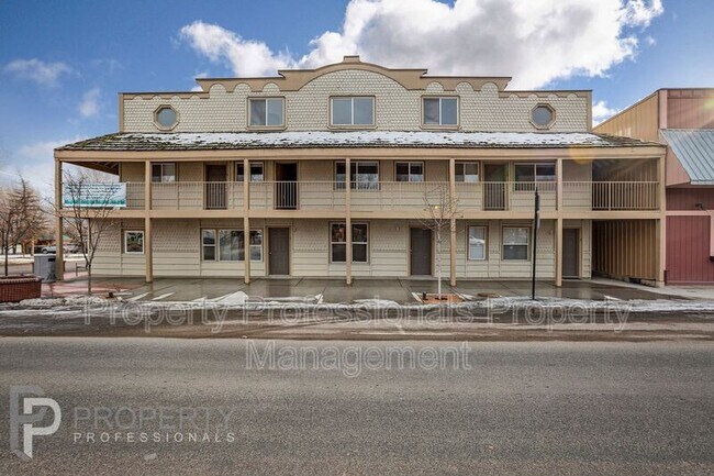Primary Photo - 777 Main St