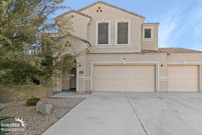 Building Photo - Beautiful 4Bdm 2Ba Two-Story Home with Poo...