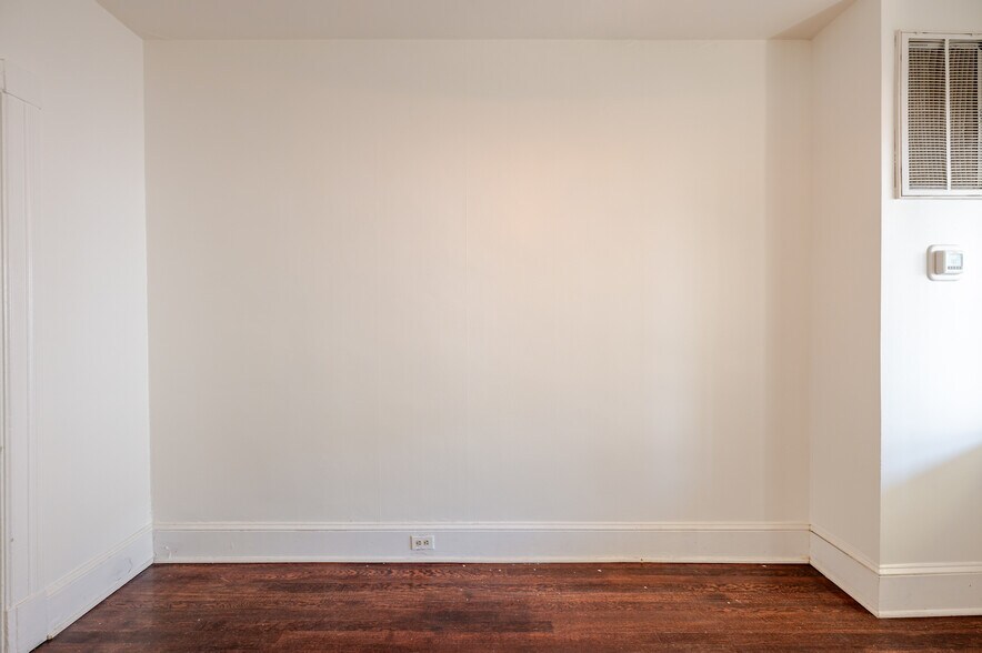 Building Photo - 1109 Abbey Pl NE