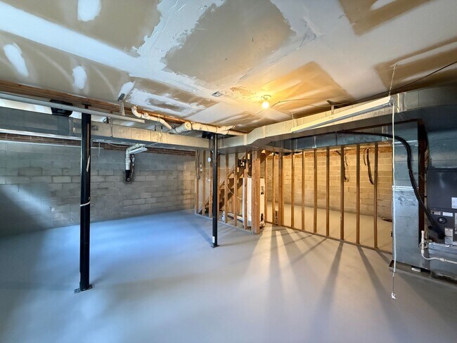 Building Photo - 5337 Moss Creek Ln