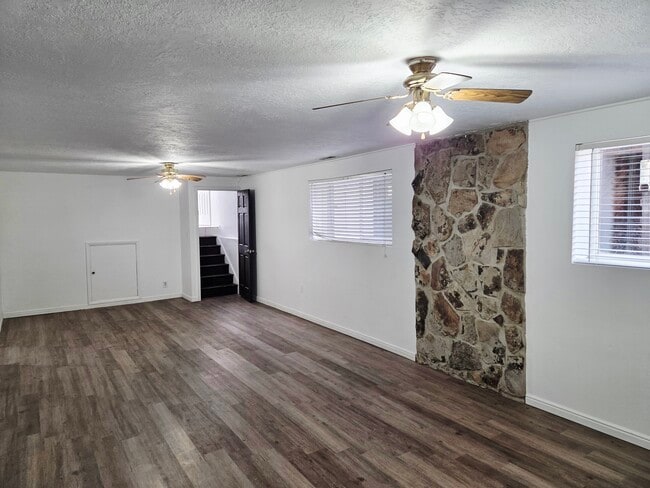 Building Photo - 1968 E 5850 S