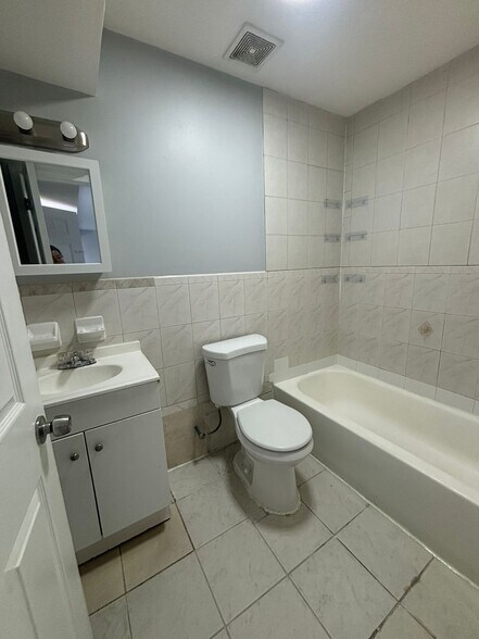 Building Photo - 531 S 18th St