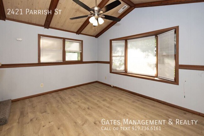 Building Photo - 2421 Parrish St