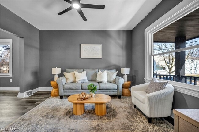 Building Photo - 2986 E 59th St