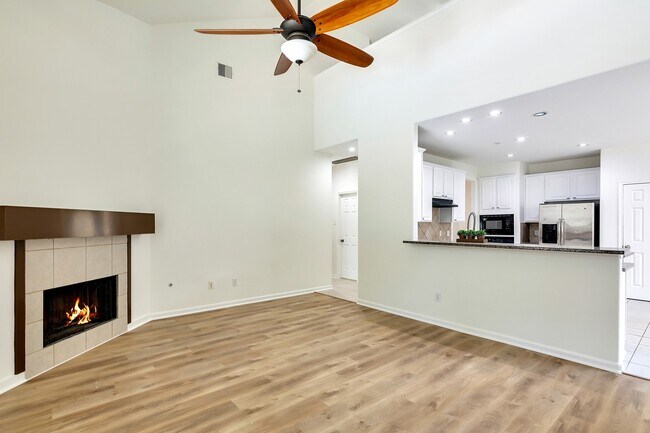 Building Photo - 22 N Queenscliff Cir