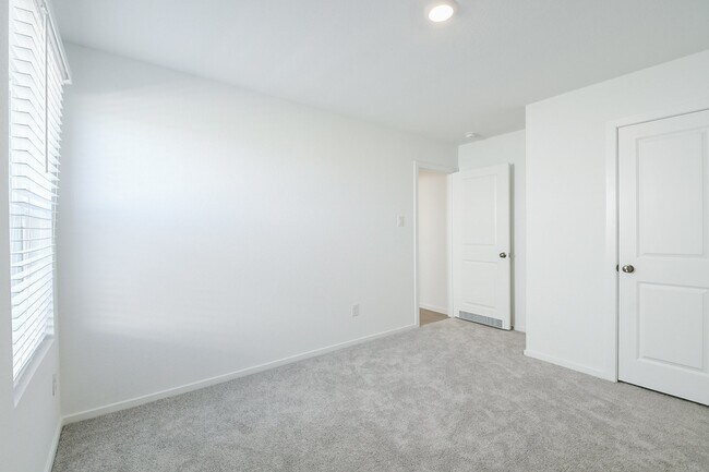 Building Photo - 6871 Flowering Ginger Ln