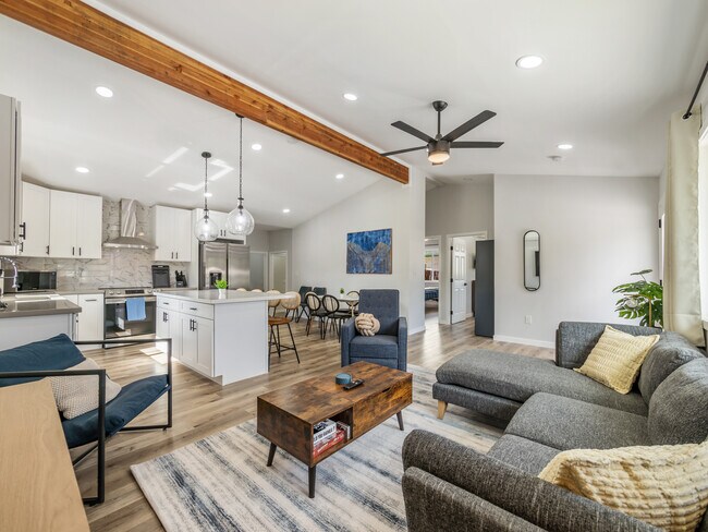 Building Photo - 95-148 Waimakua Dr