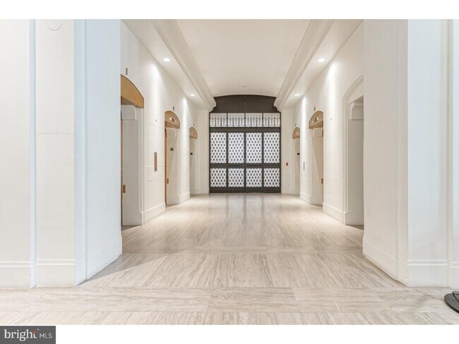 Building Photo - 111 S 15th St