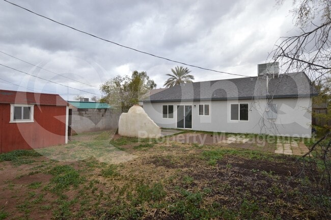 Building Photo - 2055 E Orange St.