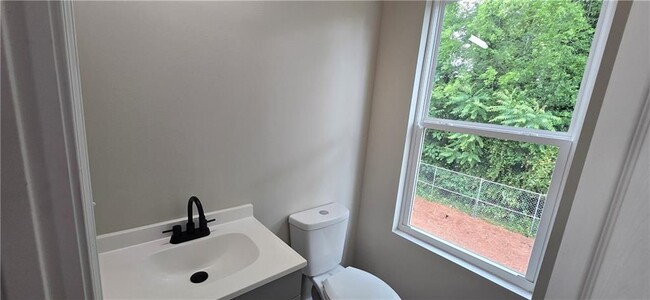 Building Photo - 393 Elm St NW