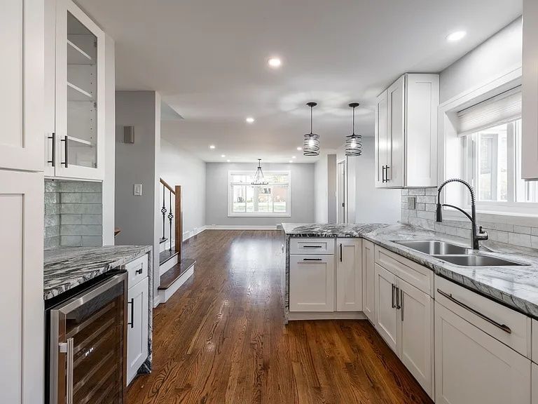 Building Photo - 7225 E Prairie Rd