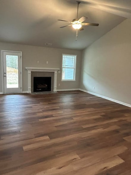 Building Photo - 401 Grand Oaks Dr