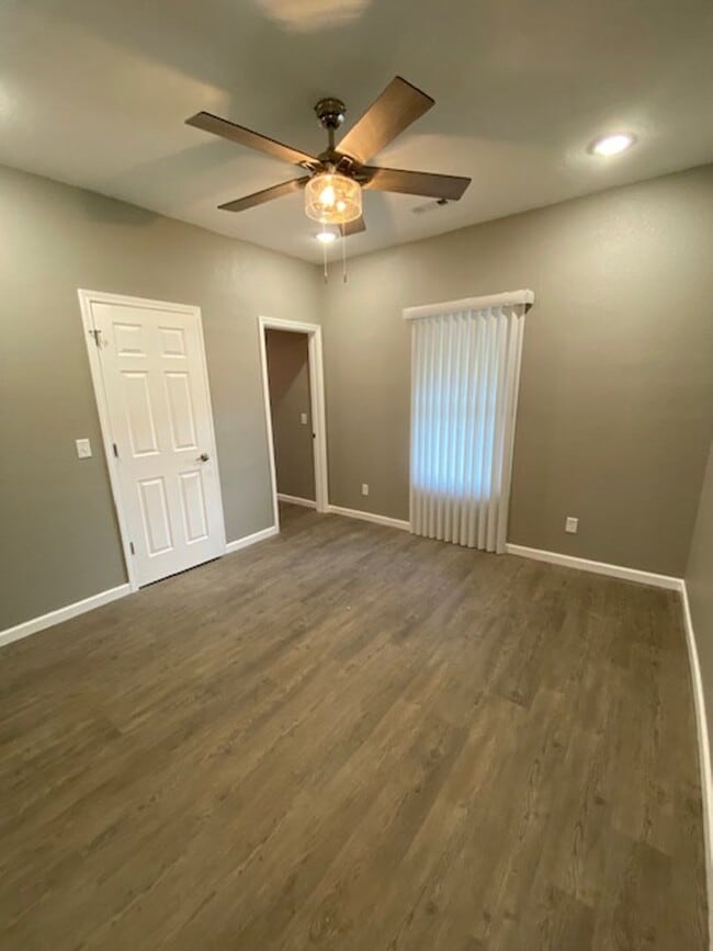 Building Photo - Adorable 3 Bedroom Home in Downtown Bentonville!