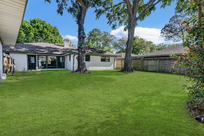 Building Photo - 5655 Wigton Dr