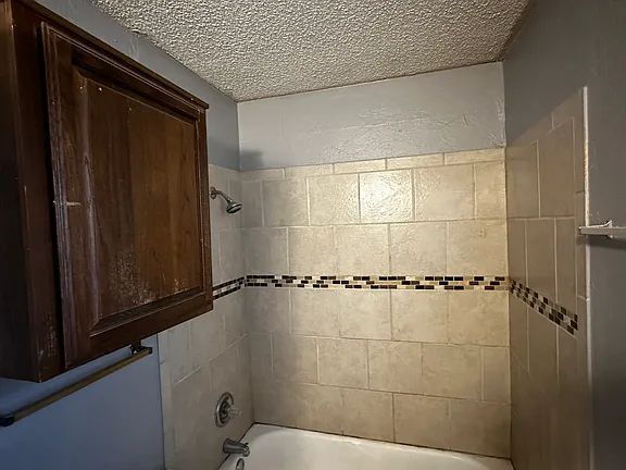 Building Photo - "Charming 3-Bedroom Haven with 2 Full Baths in Everman, TX - 1398 Sq Ft of Comfort!"