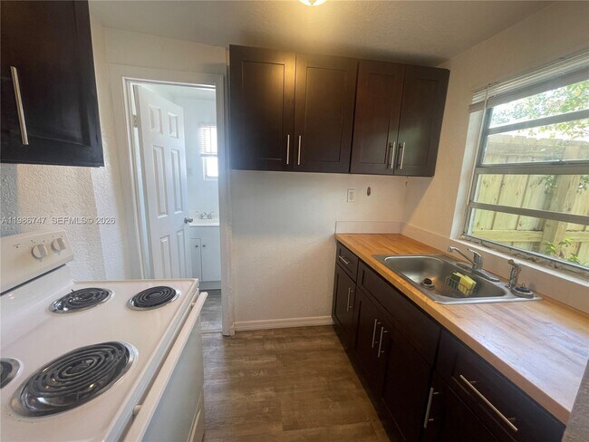 Building Photo - 5738 Garfield St