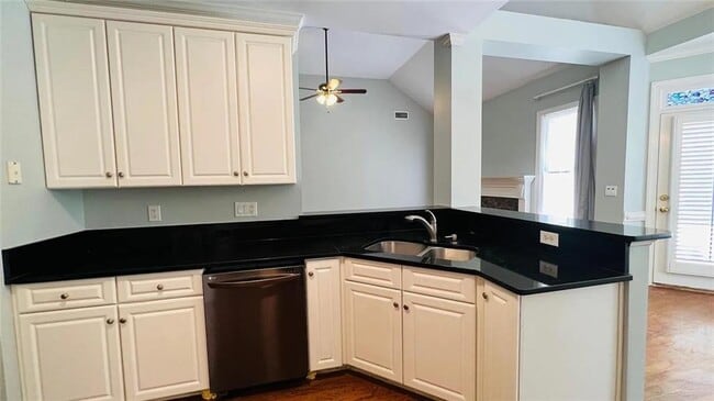 Building Photo - 8569 Spring Breeze Terrace