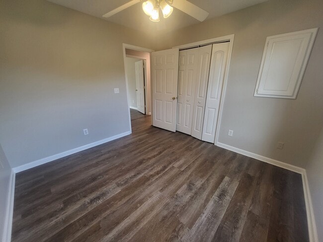 Building Photo - 110 Kenwood Dr