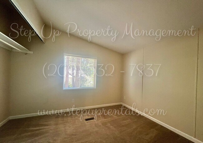 Building Photo - 23495 Kreitzer Way