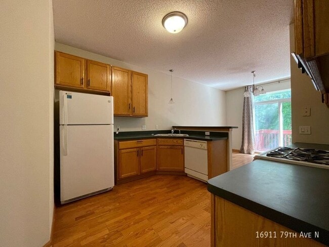 Building Photo - 16911 79th Ave N