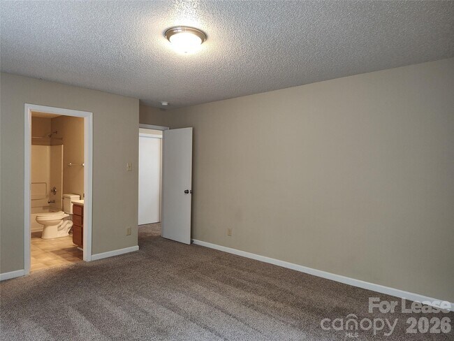 Building Photo - 2038 Dunsmore Ln