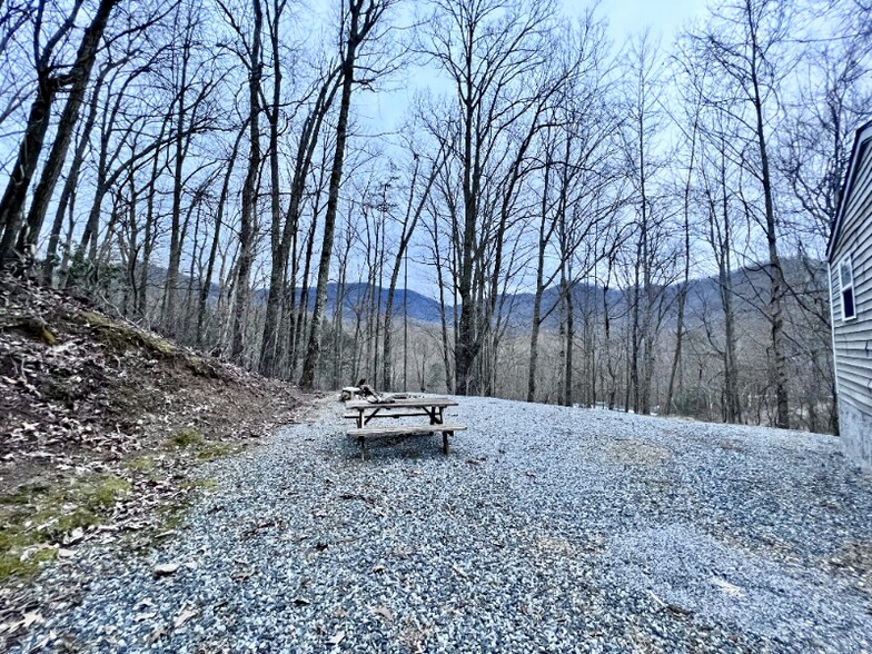 Building Photo - 17 Emmy Ln