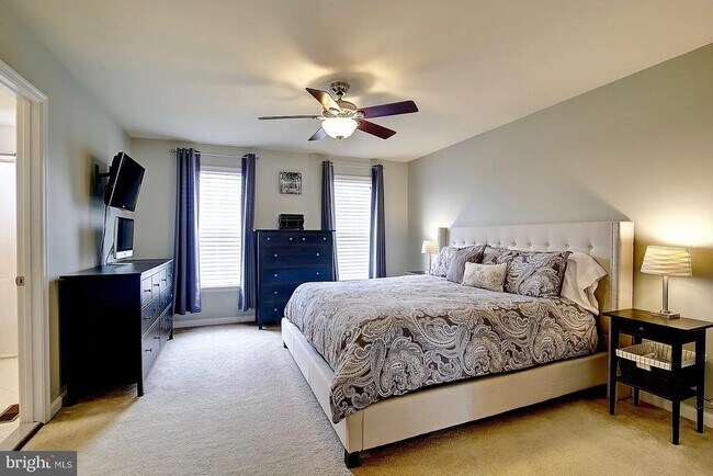 Building Photo - 43893 Eastgate View Drive