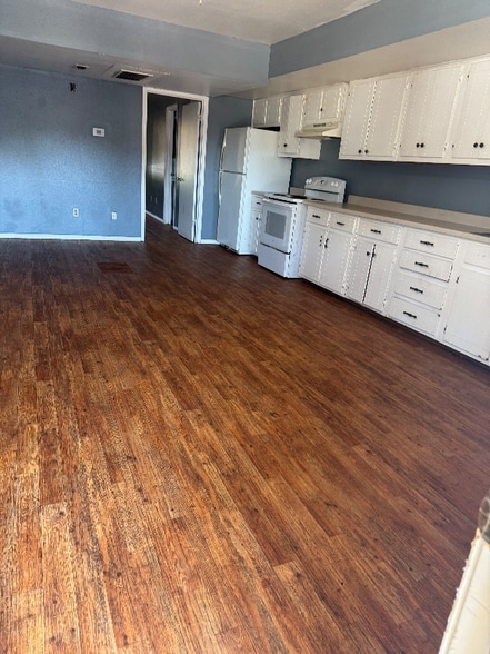 Primary Photo - 750 Bonham St